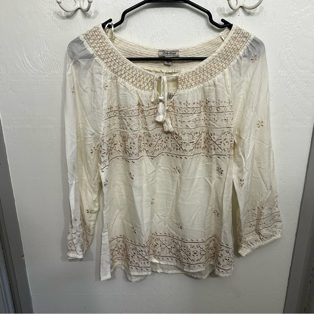 💕NWT Lucky Brand V-neck with tassels and embroidery||Size SM